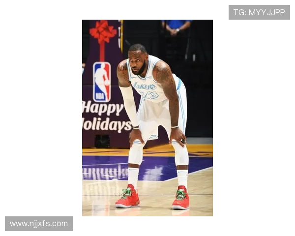 德隆谈东契奇与詹姆斯关系不佳未扶摔倒事件引发热议